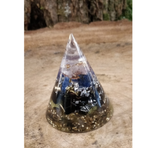 Orgonite Cône Lapis Lazuli - Tourmaline - Soufre 55x65