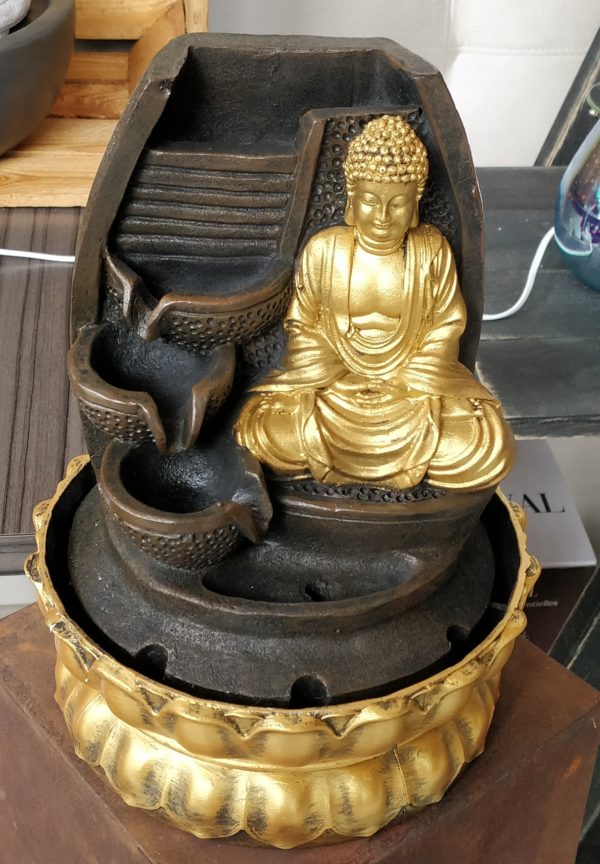 Fontaine Bouddha Doré Méditation